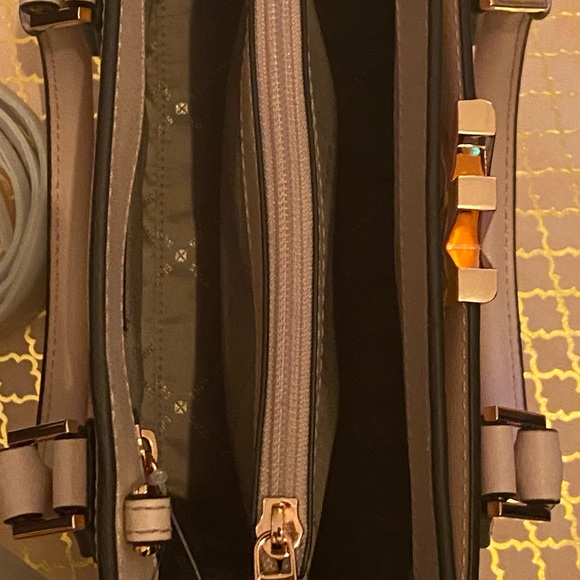 💫Michael Kors Crossbody Messenger 💫 NWT - Picture 14 of 14